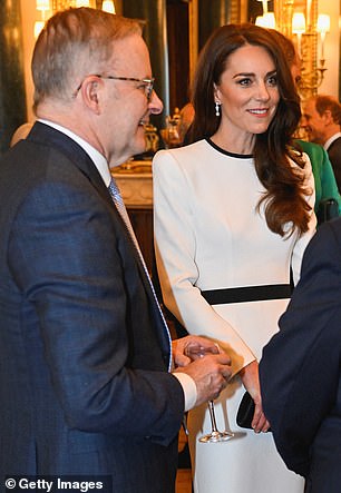 In the photo: Albanese with the Princess of Wales, Kate Middleton.