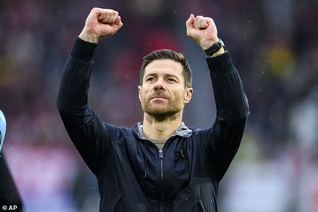 Xabi Alonso will announce today his decision to stay at Bayern Leverkusen