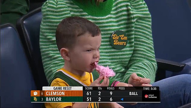 A young Baylor fan went viral while snacking his way through snacks at FedExForum.