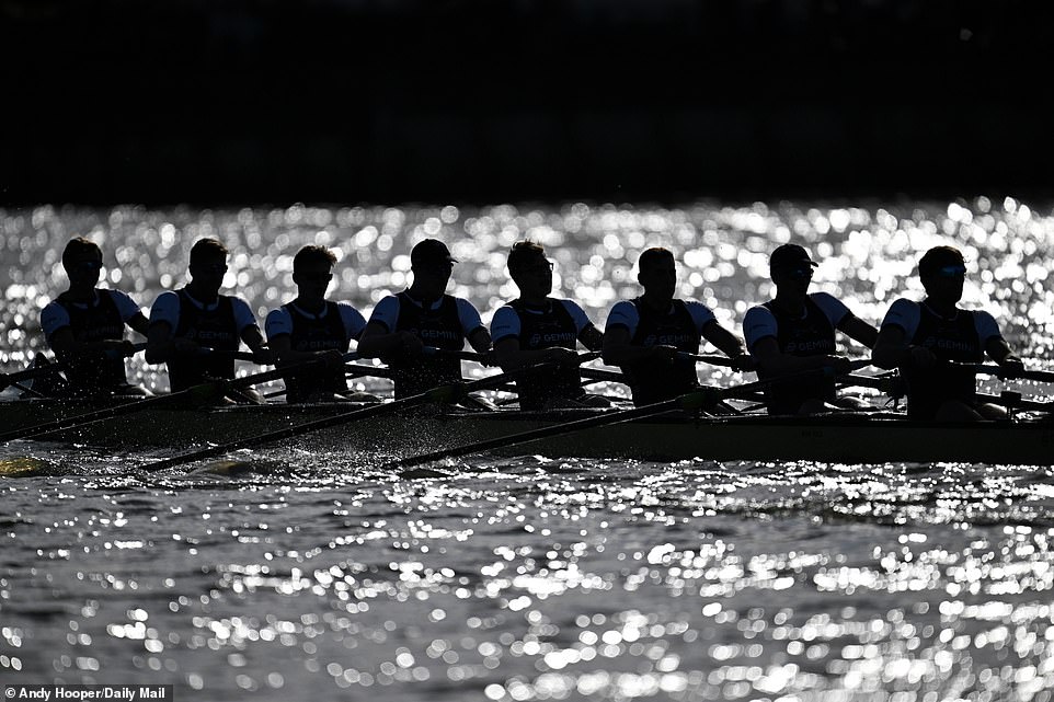 The River Thames sparkled in the sun as both teams in the men's race put on a show in front of thousands of spectators.
