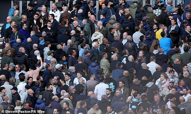 Tottenham fans turned their backs in a protest during the 65th minute against Luton.