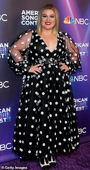 The American Idol veteran looked incredibly svelte in a dress with a white top and black bottom half on her talk show on Monday.  Seen in March 2022