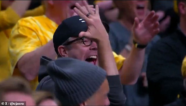 1712035289 37 Jason Sudeikis taunts LSUs Angel Reese during Iowa March Madness
