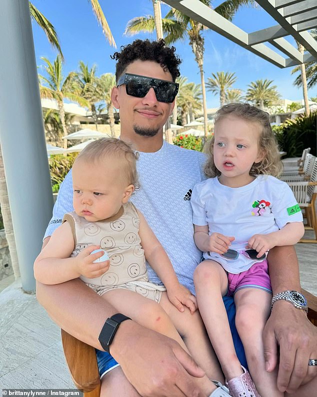 The Mahomes family recently went on vacation to Mexico and Patrick took a photo with his children