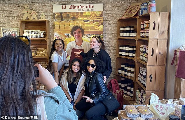 Thousands of Harry Styles fans from around the world have flocked to Harry Styles' former workplace before he became famous: the Mandeville Bakery.