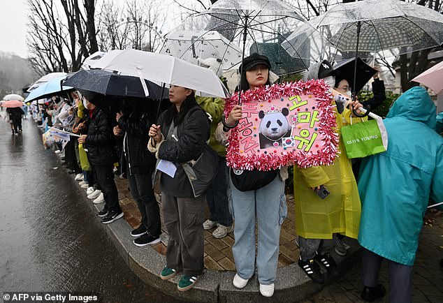 Upset fans were seen holding banners and posters dedicated to the animal celebrity.