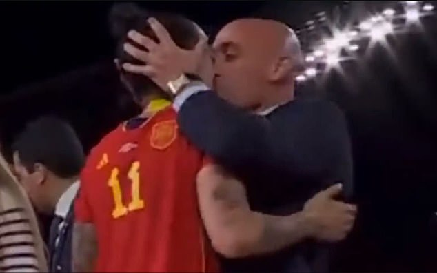 Rubiales kissed Jenni Hermoso on the lips without her consent after Spain's victory in the World Cup