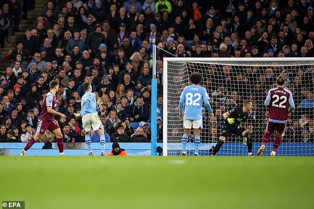 Foden extended City's lead after 62 minutes when he fired low past Villa goalkeeper Robin Olsen.
