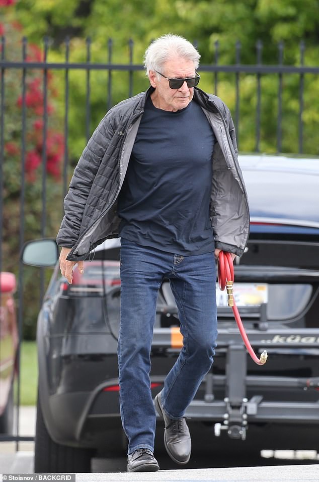 The 81-year-old Star Wars icon, who recently wrapped Captain America: Brave New World, cut a cool figure in a black puffer jacket, matching tight-fitting T-shirt and dark jeans.