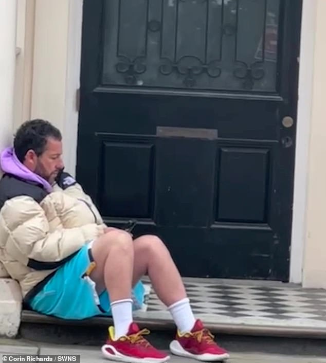 Fans were surprised to see him taking a seat outside the door of the five-star Claridge's hotel as he enjoyed a moment to himself while browsing his phone.