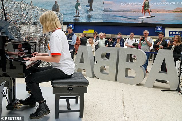The station itself underwent an ABBA makeover with custom outdoor advertising in its main concourse and ABBA Voyage branding on the moving walkways.