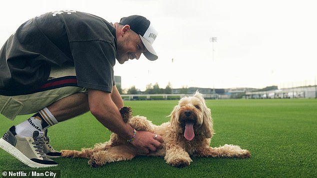His cockapoo Skye is also very dear to him and is allowed to run around on the training ground.