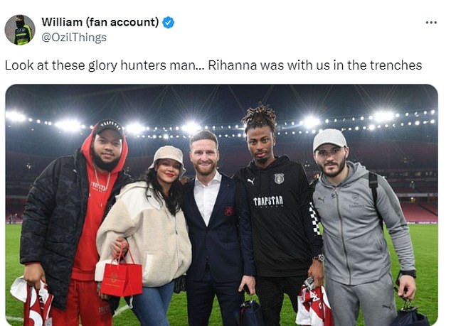 On the contrary, one fan praised Rihanna as a true fan and shared a photo of her visit to Arsenal in 2018, even though she was only there as a PUMA representative.