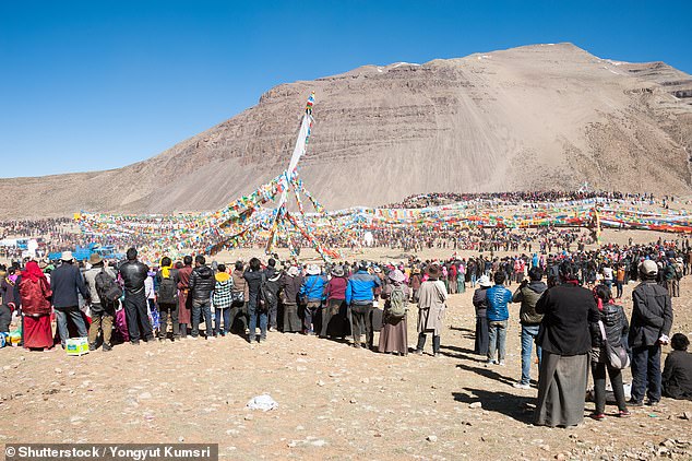 1712674122 607 In the photo the mountain in Tibet known to more