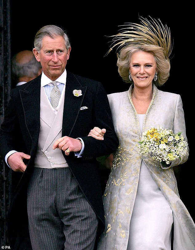 Underneath her embroidered coat, Camilla wore a light blue chiffon dress. At this time of day she was carrying a small bouquet of flowers.