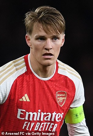 The captain of the gunners, Martin Odegaard (in the photo), together with Saka, scored 6/10