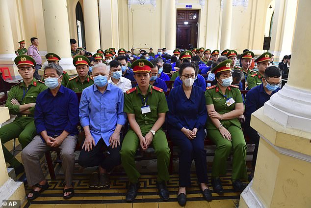 Lan denied the charges and blamed his subordinates. In the photo: some of the defendants at the trial.