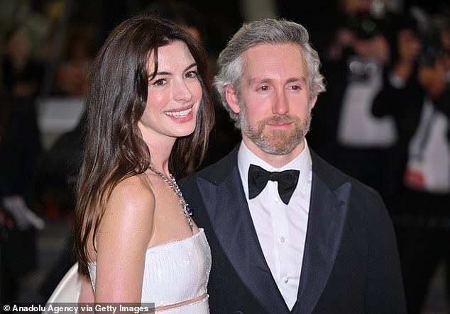 Actress Anne Hathaway has promoted the benefits of marriage on a national scale