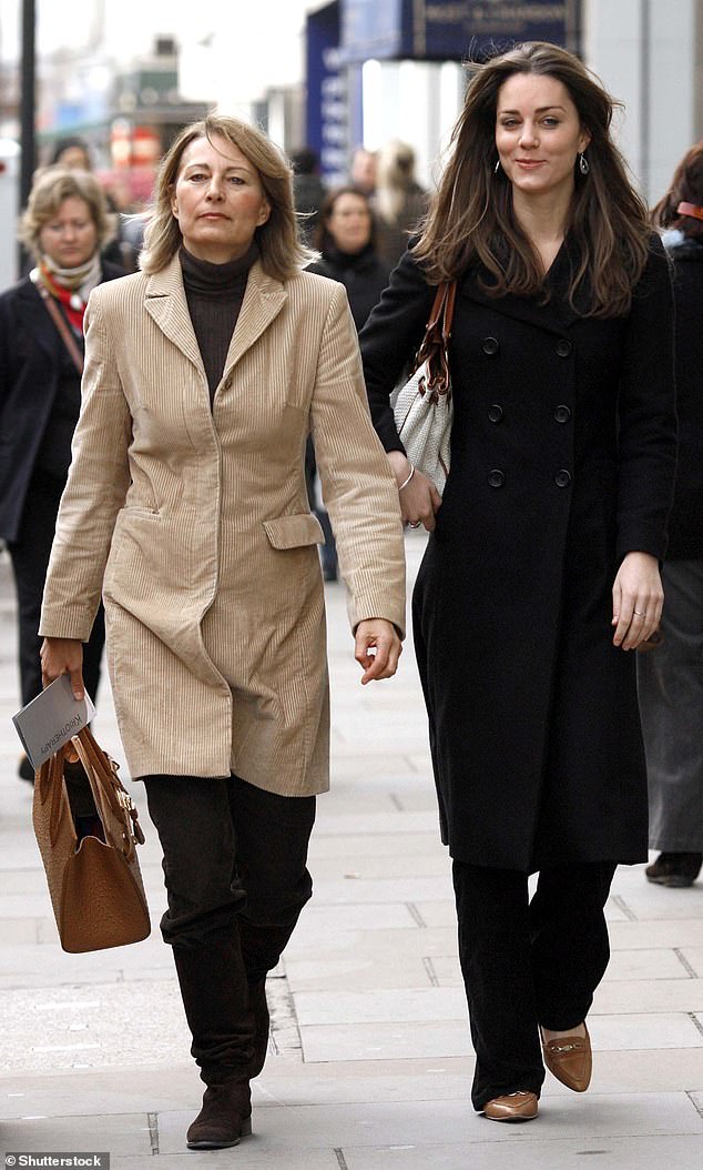 Carole and Kate Middleton shopping in Chelsea, London, November 10, 2006