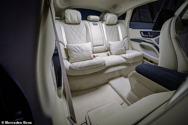 Rear passenger comfort has been enhanced with the option of Rear Comfort Plus and Extended Rear Luxury Lounge Pack.