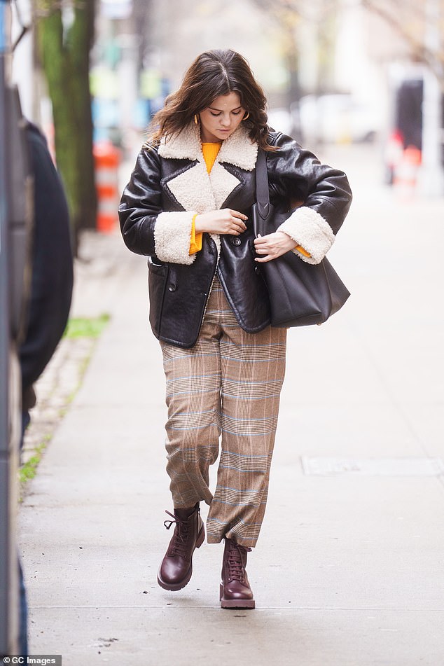 She was seen in New York City in character as Mabel on set on Friday.