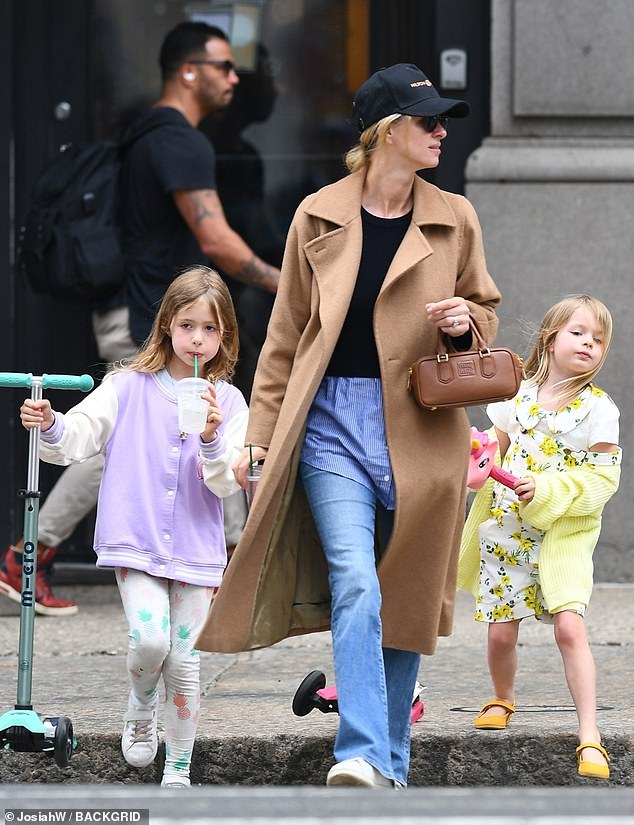 The mother of three appeared to keep a low profile while spending quality time with her young daughters.