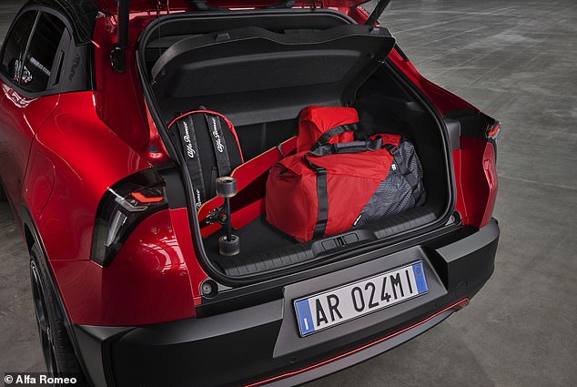 It's not just sportiness, the Milano is practical for a small car: the trunk is the largest of any electric car in its class, with a cargo capacity of 400 liters.
