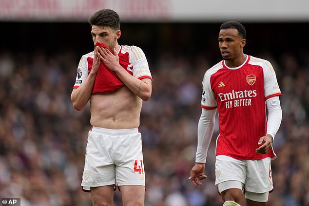 Arsenal look to lead the league after Liverpool were beaten by Crystal Palace