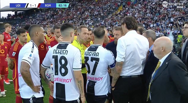 De Rossi and referee Luca Pairetto explained what happened to the Udinese players