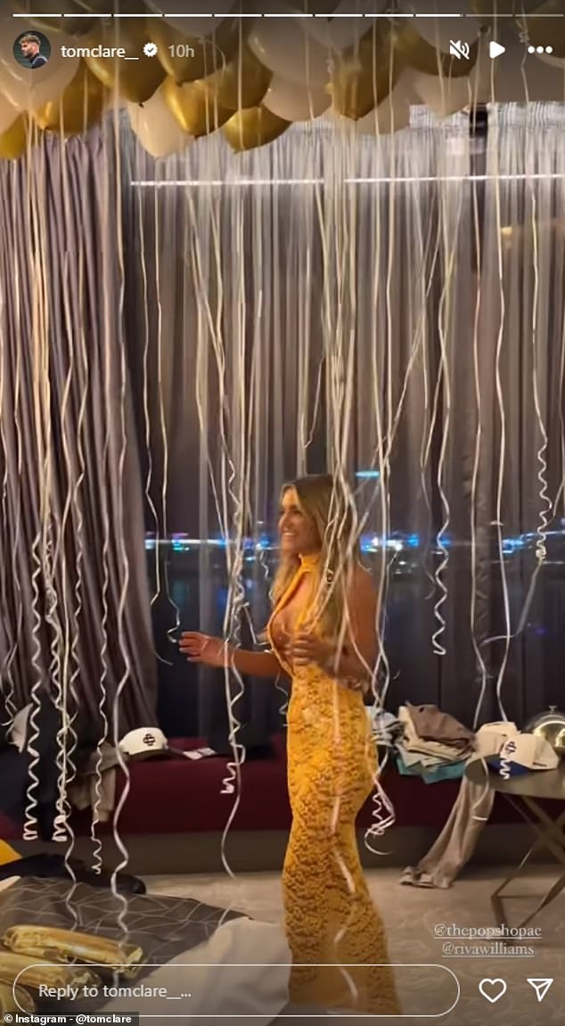 The Love Island star returned to her hotel room to enjoy the romantic atmosphere after enjoying her first dinner after her getaway.