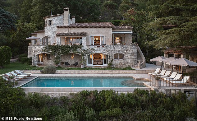 Amy estimates that the portfolio of the five houses she partially owns is worth around €7 million (a little over $7.5 million). Her photo shows a house similar to hers in the south of France.