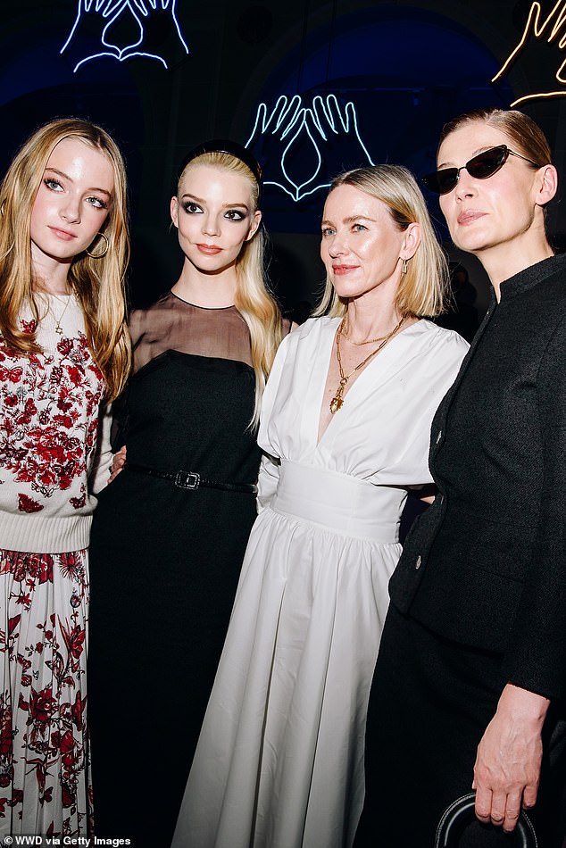Kai, Anya and Naomi also posed with Rosamund Pike on the grounds of the Brooklyn Museum