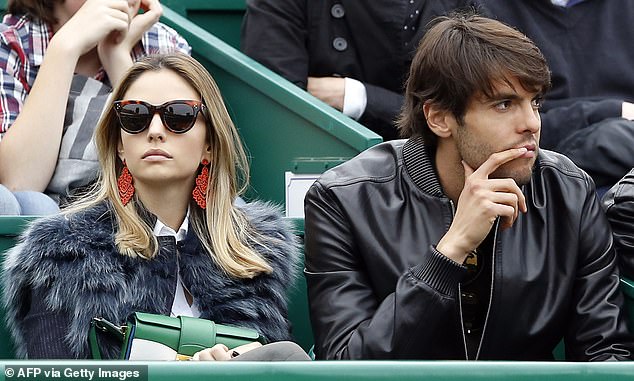 At first, Kaká had difficulty dealing with the divorce because it conflicted with his Christian values.