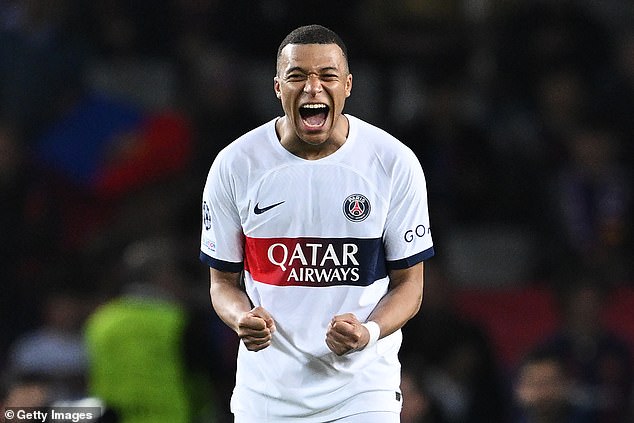 Kylian Mbappé was one of the four PSG players who obtained a grade of 8 out of 10 after scoring two goals.