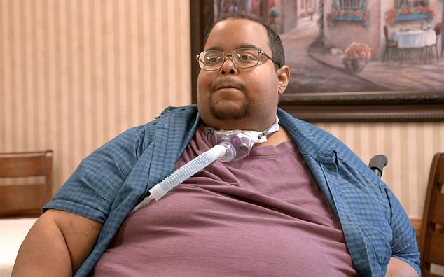 1000 pounds. Sisters star Caleb died of unknown causes at the age of 40 on June 30.