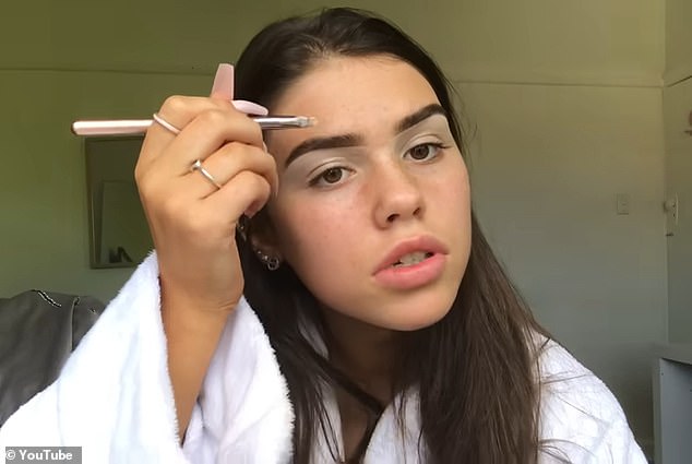 Leah, originally from Melbourne, began her online career by posting videos on YouTube in 2019. She is seen in her first video.