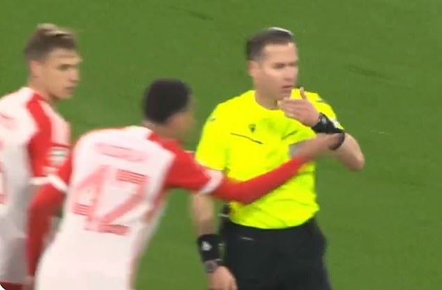 The Bayern players protested, but the referee removed the ball and made them shoot again.