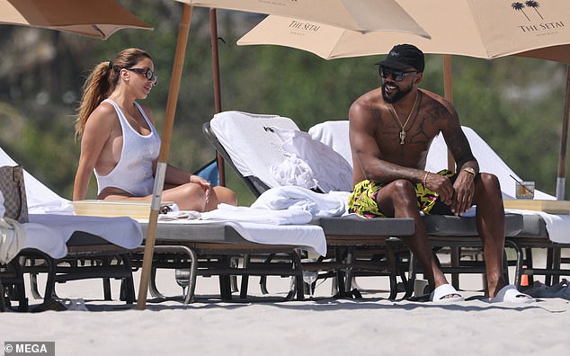 Larsa and Marcus were seen chatting on the sun loungers.