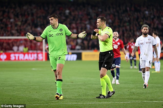 Martínez received a yellow card in the penalty shootout, his second of the night, but remained on the field due to a little-known UEFA rule.