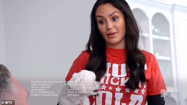 JWoww received a text message from the boys telling them about the next destination of their trip.