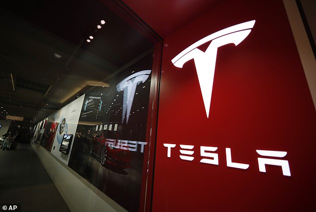 Tesla has seen a significant drop in sales in the first quarter of this year, selling 20 percent fewer electric vehicles than the previous quarter and eight percent year over year.