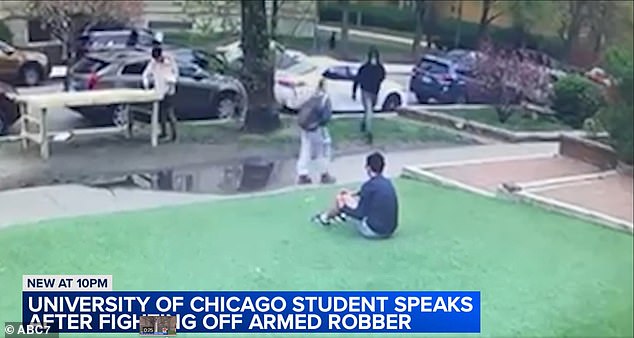 1713538873 178 Shocking moment University of Chicago student 21 fights off robber