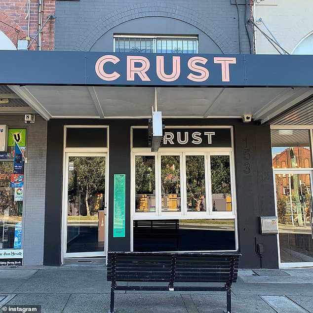 Crust Clovelly customer paid $250 worth of pizzas for paramedics