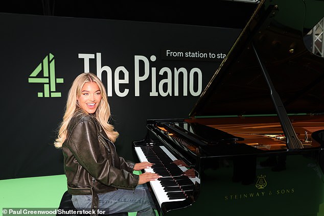 Back in Manchester, Molly attended a promotional event for Channel 4's The Piano, which returns on April 28.
