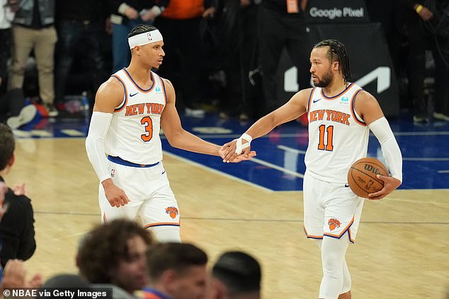 Jalen Brunson and Josh Hart each scored 22 points and the Knicks beat the 76ers 111-104