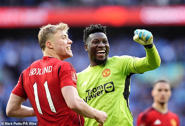 Rasmus Hojlund celebrates with André Onana as United progress to the final