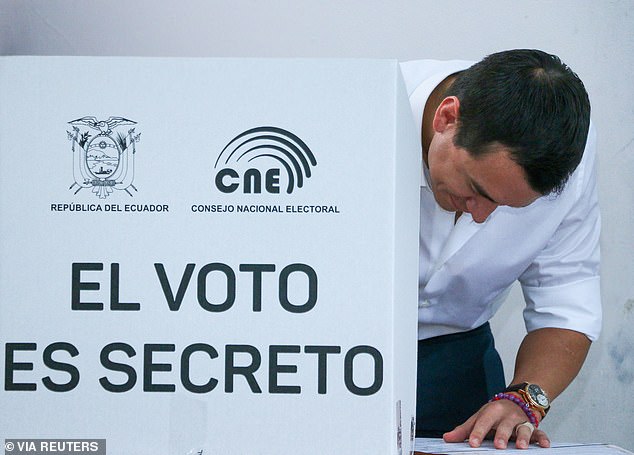 The president of Ecuador, Daniel Noboa, participates in a referendum on security measures to combat violence