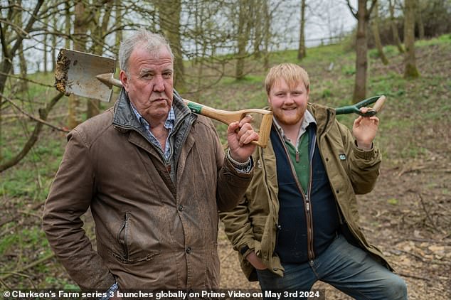 They face off with 500 acres each to see who can make the most money: Jeremy uses the uncultivated land and Kaleb uses the cultivated land.