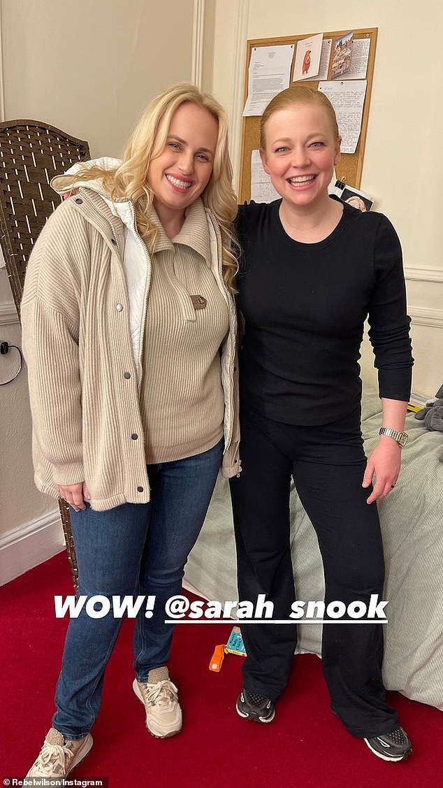 Posting on Instagram, Rebel shared a photo of the two actors posing arm in arm inside what appeared to be Sarah's dressing room.