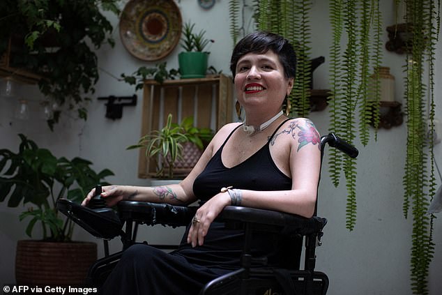 Estrada used transcription software to produce a blog called 'Ana for a Dignified Death', where she bravely shared her struggles and her decision to seek euthanasia.